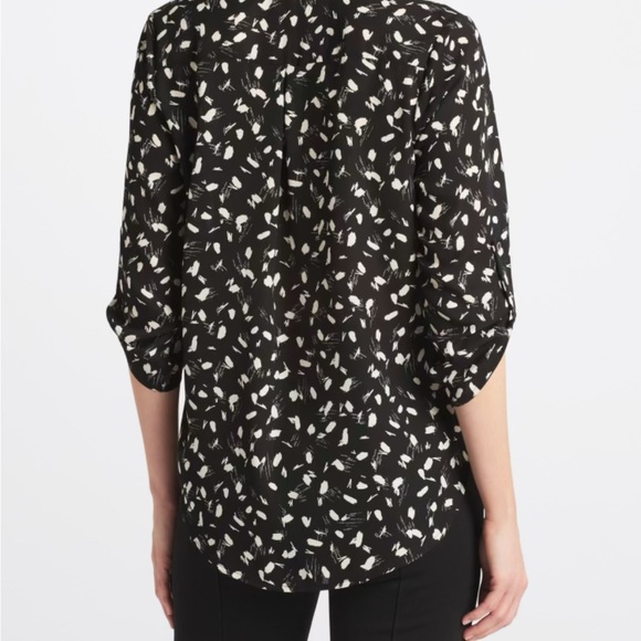 Lush Warren Split Neck Patterned Blouse. Size large - Picture 5 of 10